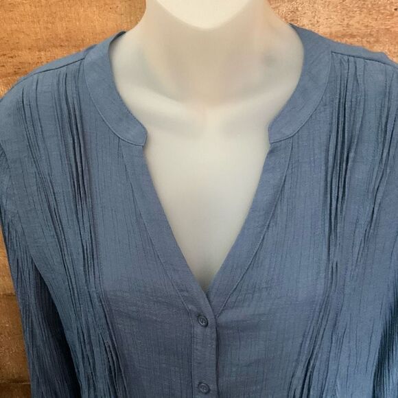 St John’s Bay Blouse Top Button Down V-neck Tunic Blue Crinkle Fabric Medium - Picture 6 of 9